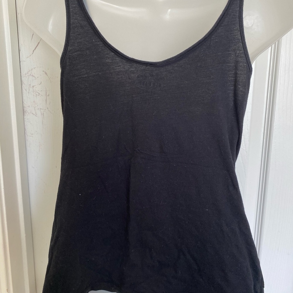 Pretty black top - Picture 2 of 4